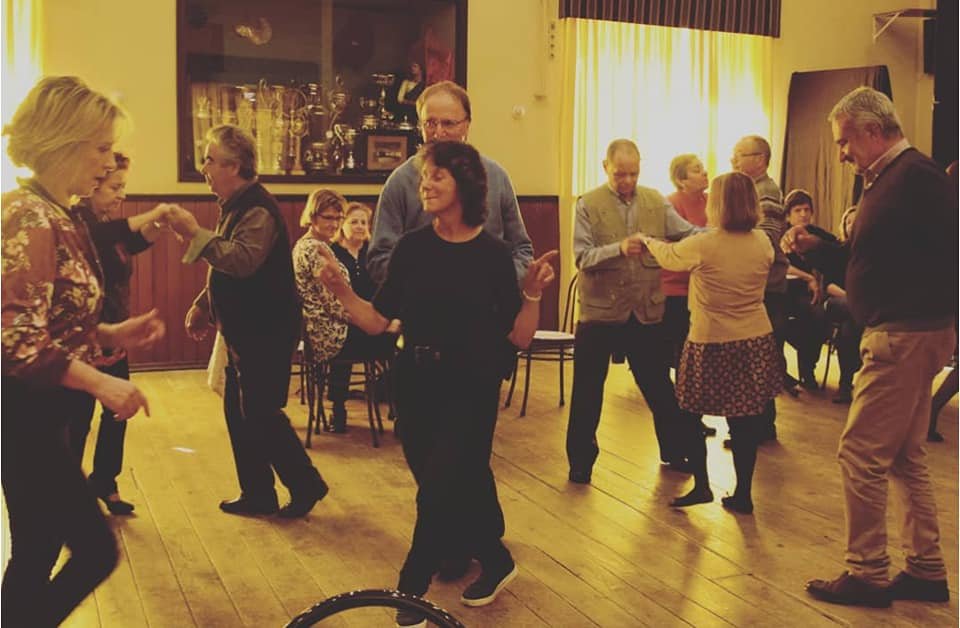Grupo a dançar — Oridanza